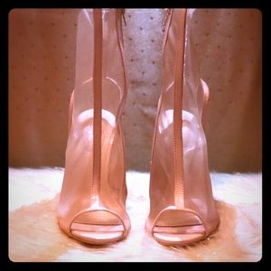 Transparent tan ankle boot